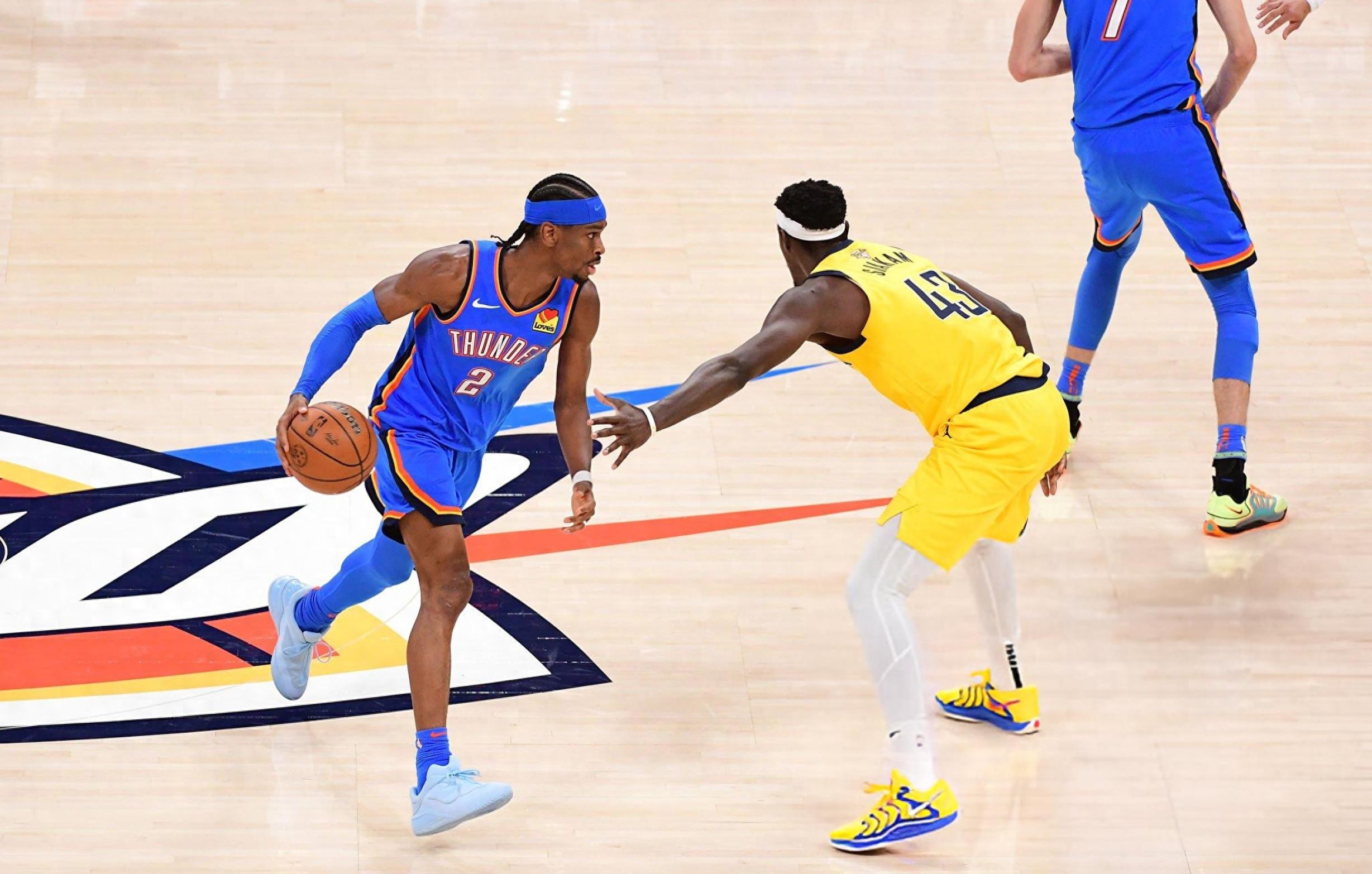 包含爵士队主场力克太阳，晋级西部总决赛的词条