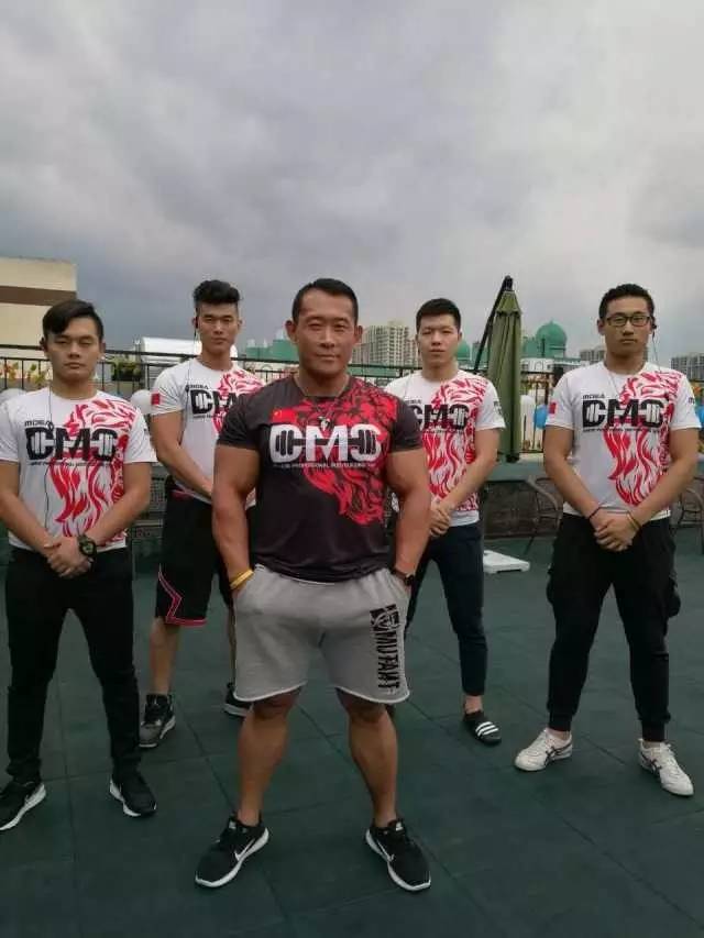 包含乌拉圭篮球选手稳坐冠军宝座的词条