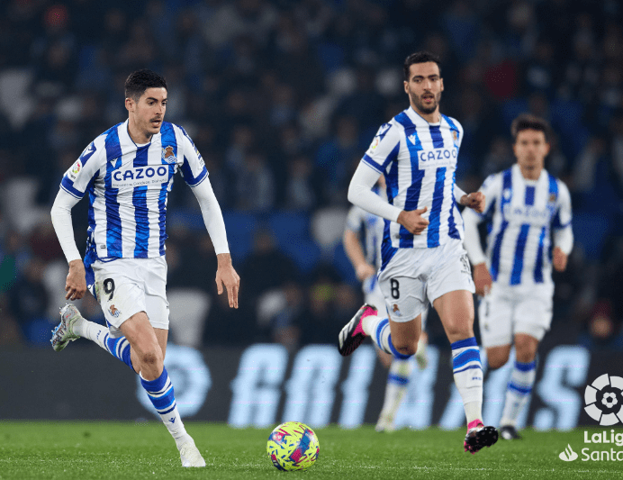 包含阿莱拉夫连续不败，保级形势乐观的词条