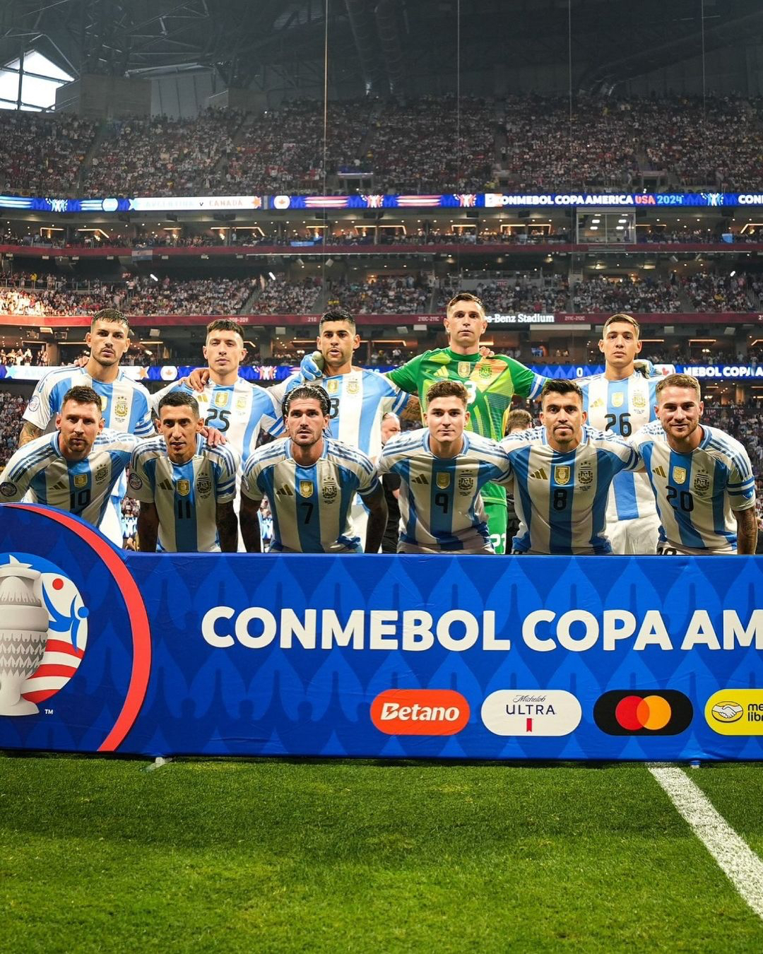 阿根廷足球队突破重围，晋级半决赛