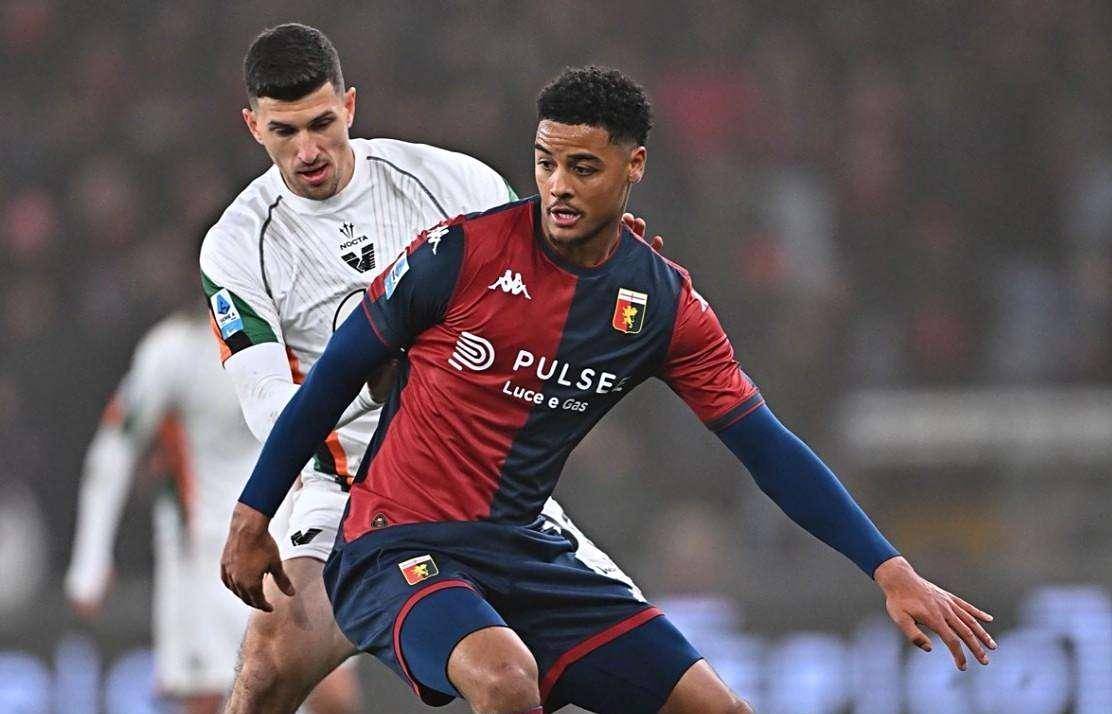 关于热那亚后卫受伤报销，球队阵容再度动荡的信息