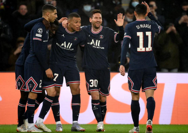 关于勒沃库森绝杀巴萨，拉什福德刷新纪录的信息