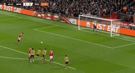 曼联客场逆转，成功晋级淘汰赛