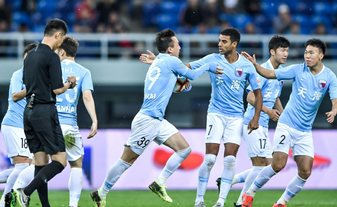 包含天海客场战术打法受到好评，保级前景看好的词条