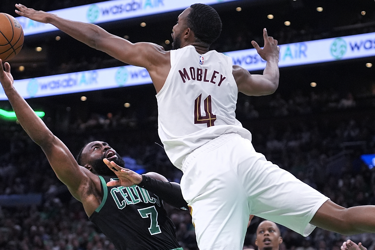 包含凯尔特人B队绝地反击猛龙,汉密尔顿制霸全场的词条 包含凯尔特人B队绝地反击猛龙,汉密尔顿制霸全场的词条