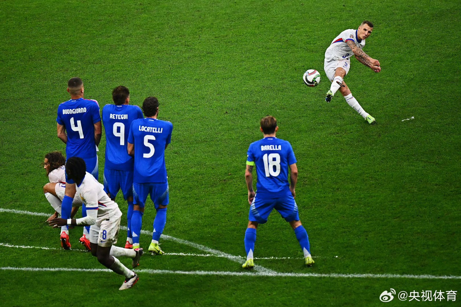 包含法国完胜拜仁，奥亚尔萨瓦尔关键制胜的词条