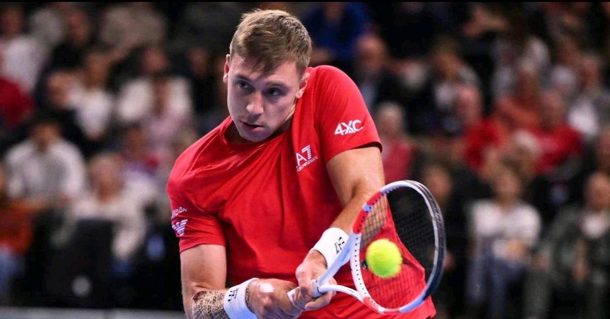 日本网球队鏖战英国网球队，西西帕斯关键制胜的简单介绍