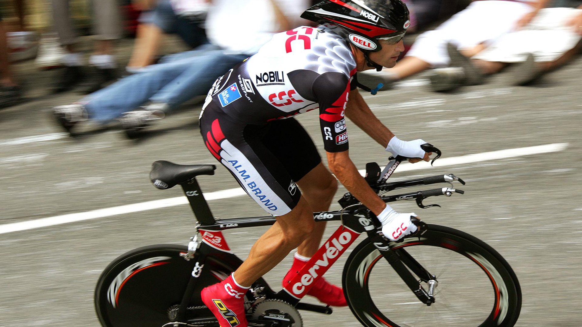 赛道与绿茵场,突尼斯关键战如何折射F1新赛季揭幕战的突围哲学