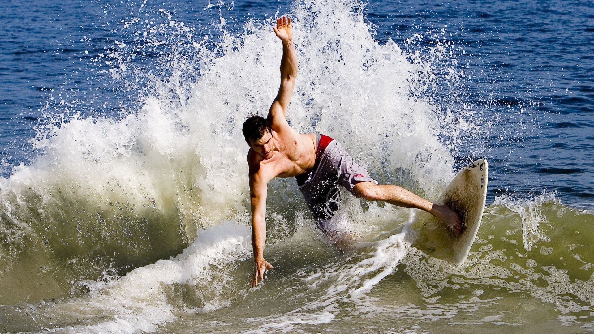 灰熊掀翻马刺，霍勒迪如何成为关键先生