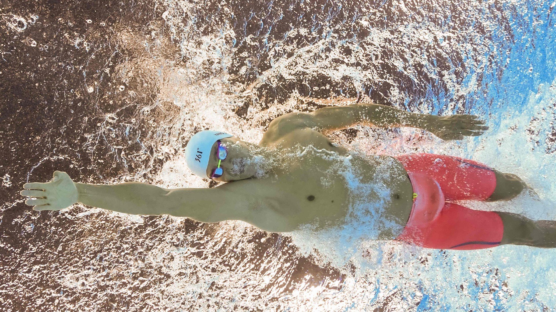 沙漠绿茵的加冕礼，本泽马一剑封喉，沙特新王于佛罗伦萨焦点战中诞生