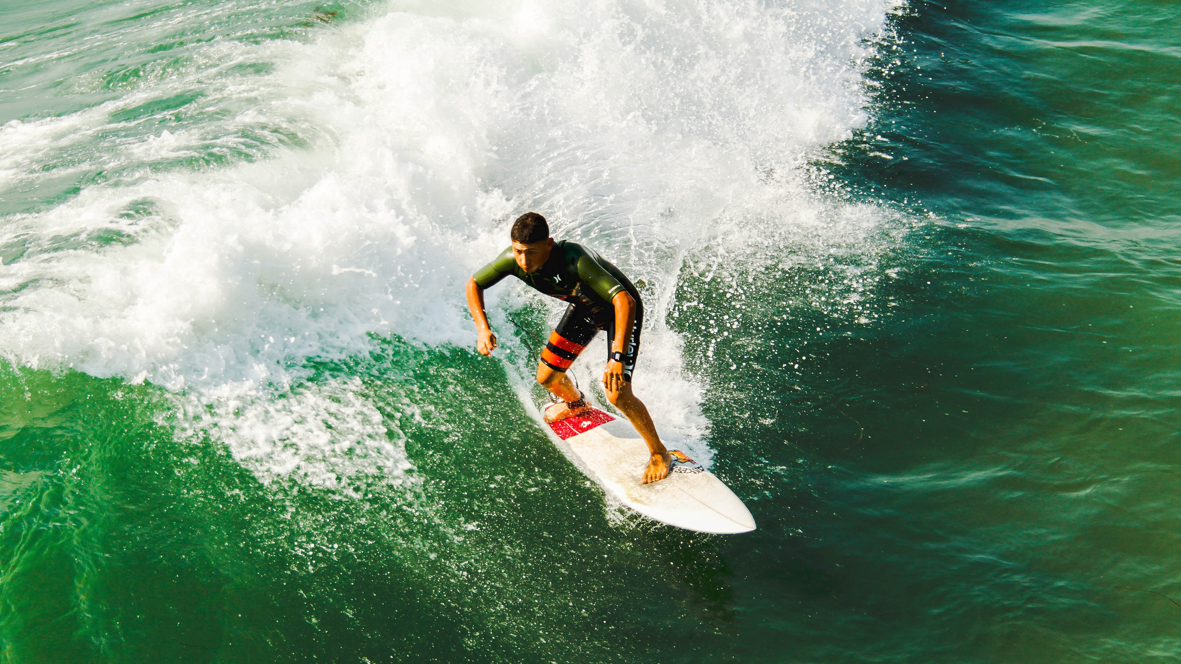 双线战场，德国战车碾压奥地利，樊振东赛场点燃乒乓激情